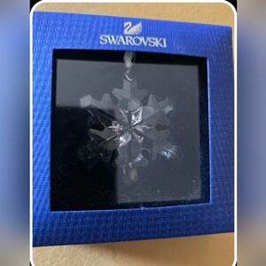 Swarovski Crystal 2018 Little Star/Snowflake Ornament 1 7/8 x 1 1/2 x 1/8" NIB